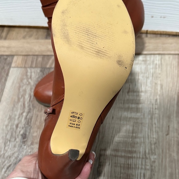 Michael Antonio Chestnut Heeled Boots - Picture 4 of 6